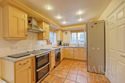 5 Gowrie Place, Caterham, CR3 5ZF