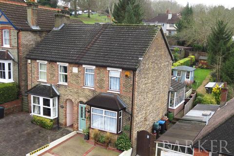 19 Highfield Road, Caterham, CR3 6QX