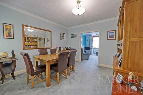 19 Highfield Road, Caterham, CR3 6QX