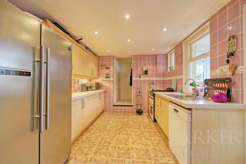 19 Highfield Road, Caterham, CR3 6QX