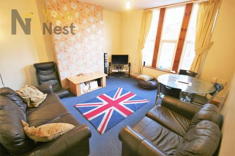 3 bedroom apartment to rent, Cardigan Road, Headingley, Leeds, LS63AG