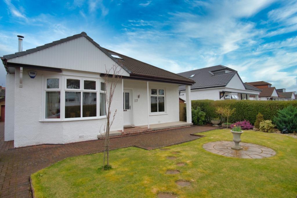 Menock Road, Kings Park, Glasgow, G44 5SD 4 bed detached bungalow £