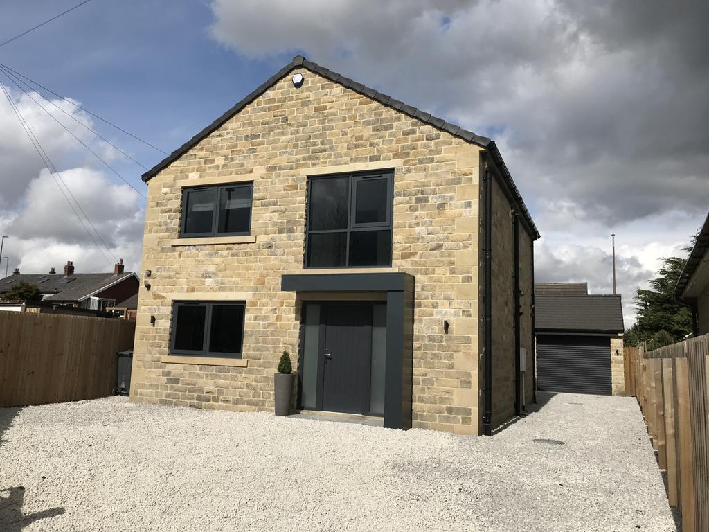 Longwood Edge Road, Salendine Nook, West Yorkshire, HD3 4 bed detached house £399,950