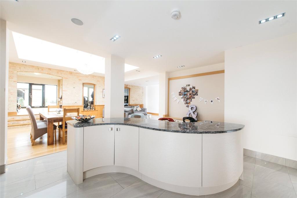 Kitchen/Breakfast Rm