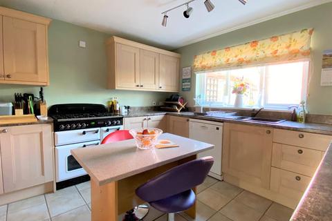 144 Arrowsmith Drive, Stonehouse, GL10 2QR