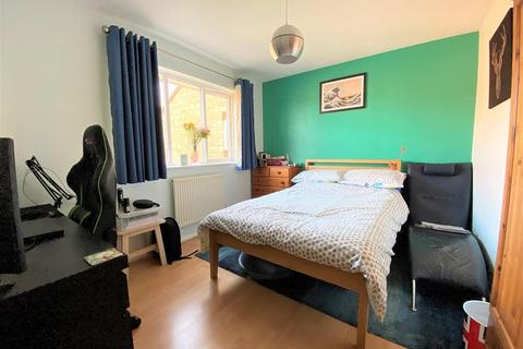 144 Arrowsmith Drive, Stonehouse, GL10 2QR