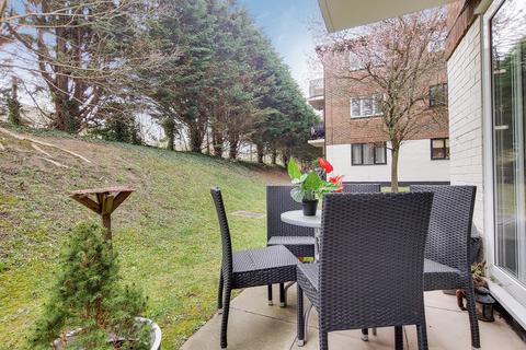 4 Birchend Close, South Croydon, CR2 7DS
