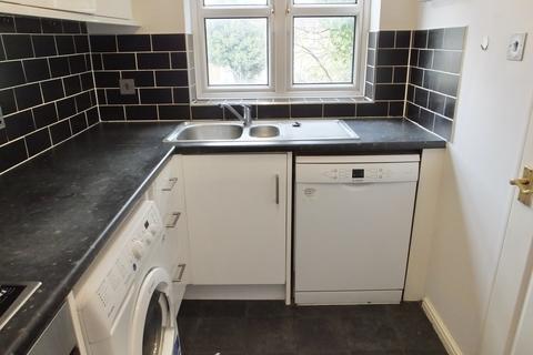 2 bedroom apartment to rent, Handel Road, Southampton SO15