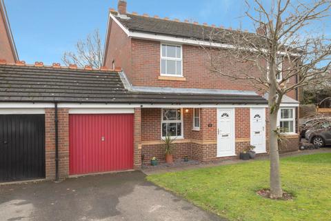 3 bedroom semi-detached house to rent, Pebworth Avenue, Solihull B90