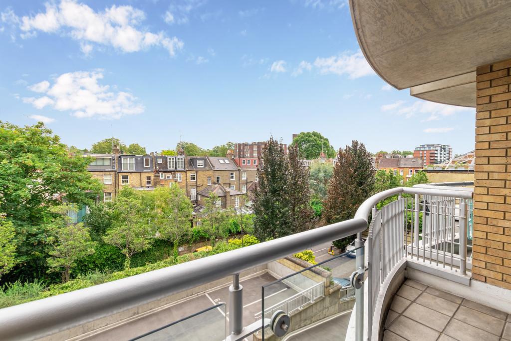 Bishops Wharf House, Battersea 2 bed apartment - £775,000