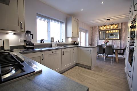 4 Ivinson Way, Bramshall, Uttoxeter, ST14 5BF