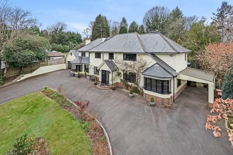 Burlington Lodge Bears Den, Kingswood, Tadworth, KT20 6PL