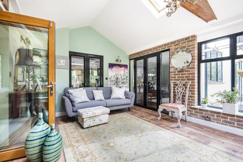 Burlington Lodge Bears Den, Kingswood, Tadworth, KT20 6PL