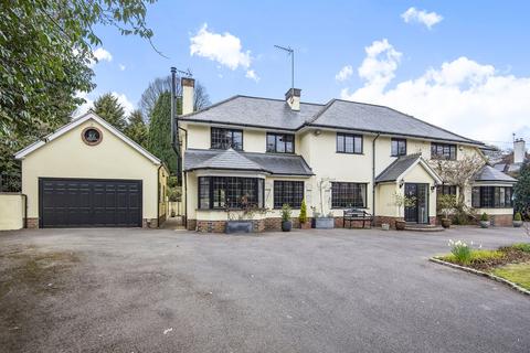 Burlington Lodge Bears Den, Kingswood, Tadworth, KT20 6PL