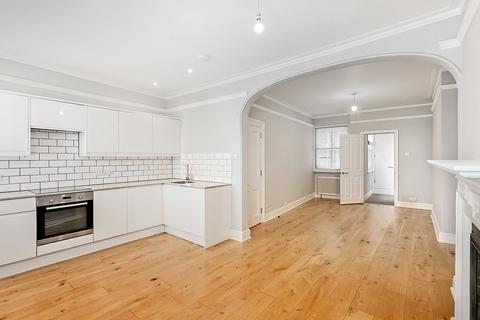 2 bedroom apartment to rent, Shaftesbury Avenue, London, W1D