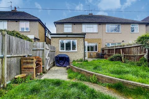 18 Warren Road, Twickenham, TW2 7DL