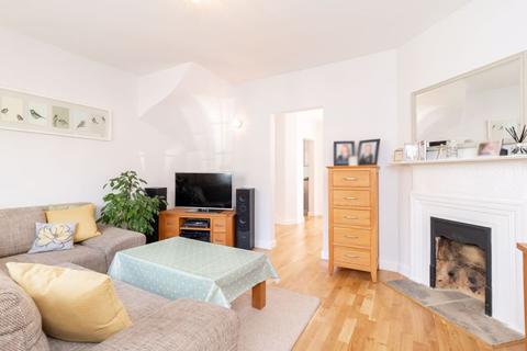 22 Salisbury Road, Godstone, RH9 8AB