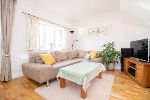 22 Salisbury Road, Godstone, RH9 8AB