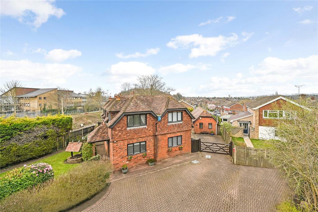 Hythe Road, Willesborough, Ashford, TN24 6 bed detached house - £650,000