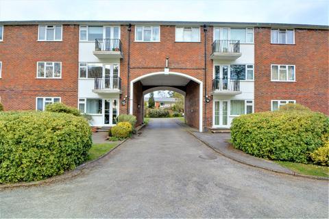 2 bedroom apartment to rent, Beacon Hill Court, Surrey
