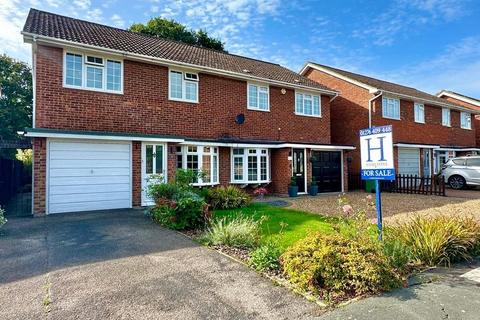 25 Gresham Way, Frimley Green, Camberley, GU16 6LZ