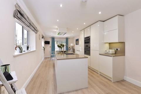 3, Dolphin Court Dunsfold Road, Alfold, Cranleigh, GU6 8JB