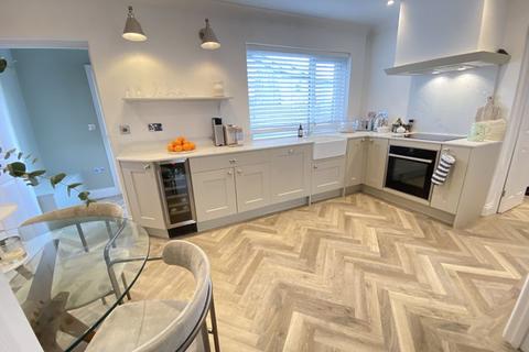 6 Broadway, Cowbridge, CF71 7ER