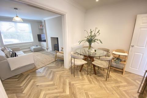 6 Broadway, Cowbridge, CF71 7ER