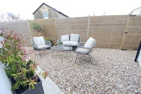 6 Broadway, Cowbridge, CF71 7ER