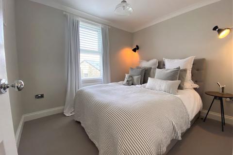 6 Broadway, Cowbridge, CF71 7ER