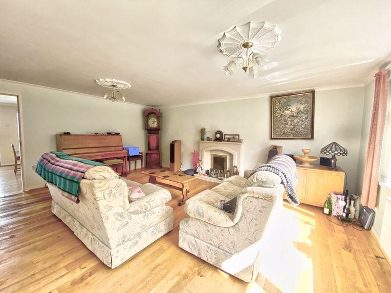 'Linroy', Stoney Lane, Corntown, CF35... 4 bed house £585,000