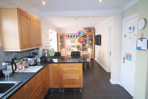 7 Giles Close, Hedge End, Southampton, SO30 2TH