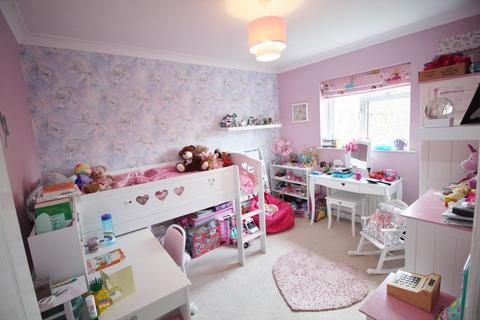 7 Giles Close, Hedge End, Southampton, SO30 2TH