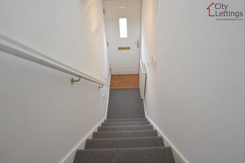 2 bedroom maisonette to rent, Bratton Drive, Bestwood