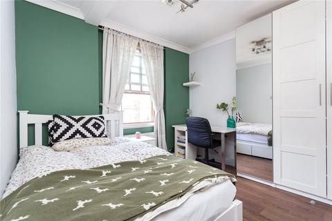 Flat 3, Radcliffe Building Bourne Estate, London, EC1N 7SN