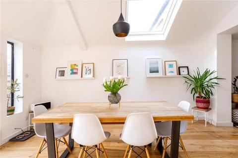 60 Waverley Road, Oxshott, Leatherhead, KT22 0RZ
