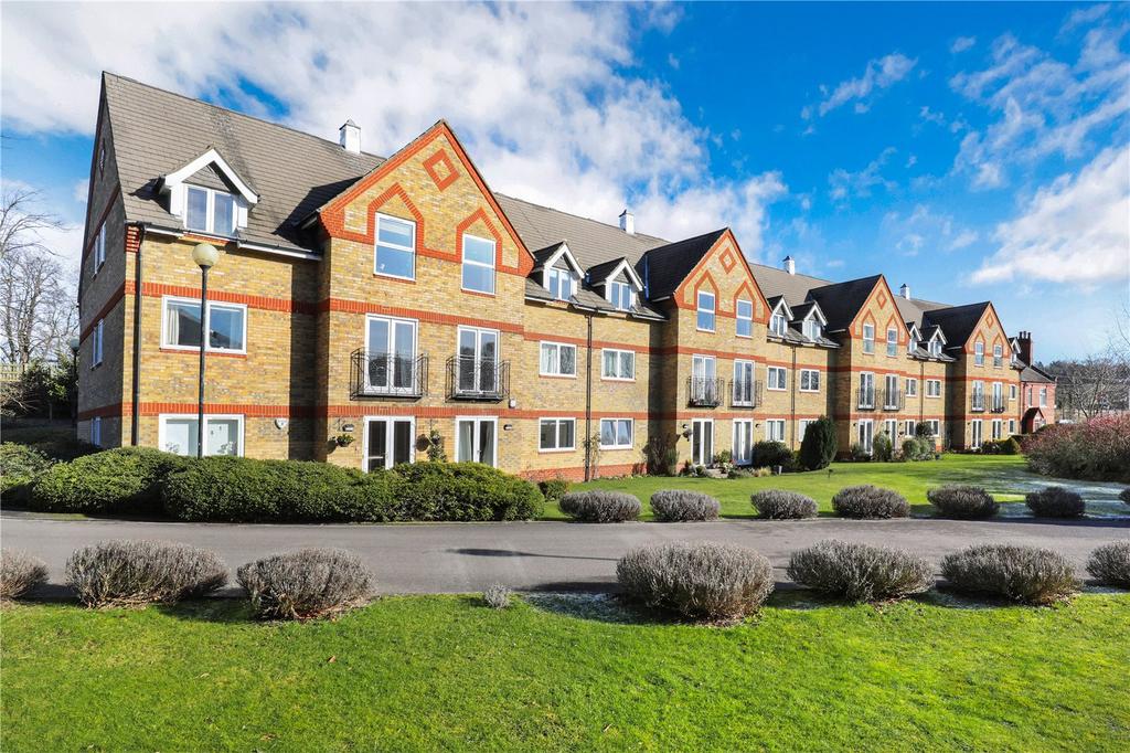 Greenes Court, Berkhamsted, Hertfordshire, HP4 2 bed apartment for sale