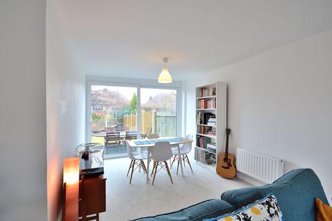 53 Paton Grove, Moseley, Birmingham, B13 9TG