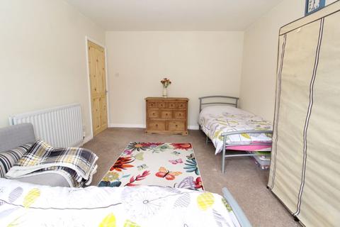 8 Heygate Way, Aldridge, Walsall, WS9 8SD