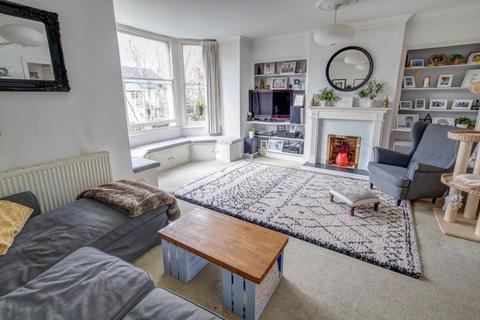 Flat 2, 35 Barnfield Road, Exeter, EX1 1RX