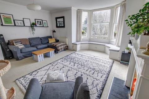 Flat 2, 35 Barnfield Road, Exeter, EX1 1RX