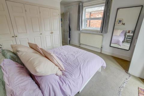 Flat 2, 35 Barnfield Road, Exeter, EX1 1RX