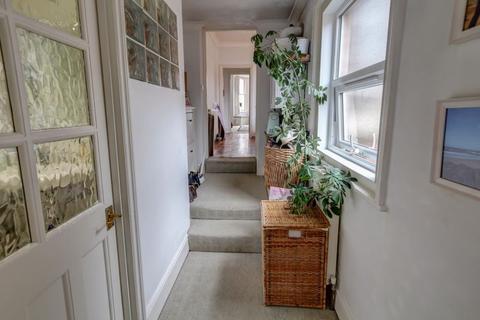 Flat 2, 35 Barnfield Road, Exeter, EX1 1RX