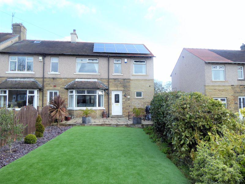 Wakefield Road, Brighouse 4 bed townhouse £239,950