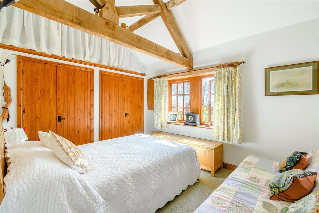 3 - 4 Bedrooms