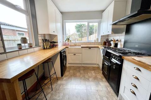 11 Douglas Crescent, Houghton Regis, Dunstable, LU5 5AS