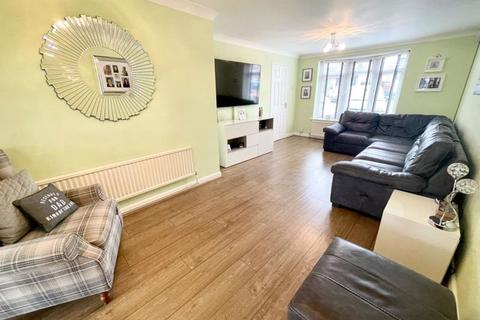 17 Brampton Rise, Dunstable, LU6 3BY
