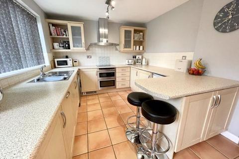 17 Brampton Rise, Dunstable, LU6 3BY