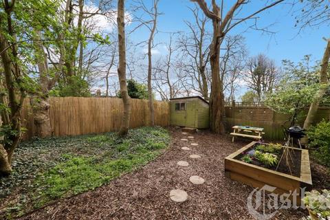 16a Ridge Road, London, N8 9LG