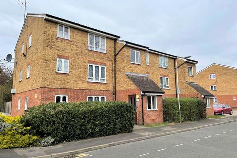65 Frazer Close, Romford, RM1 2DG
